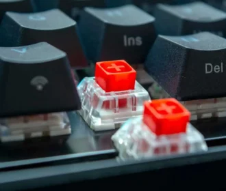 چگونه کیبورد مکانیکال لاجیتک خود را با تعویض کی‌کپ‌ها (Keycaps) شخصی‌سازی کنیم؟